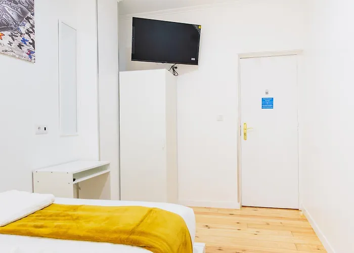 Проживание в семье - Sabino De Sousa *