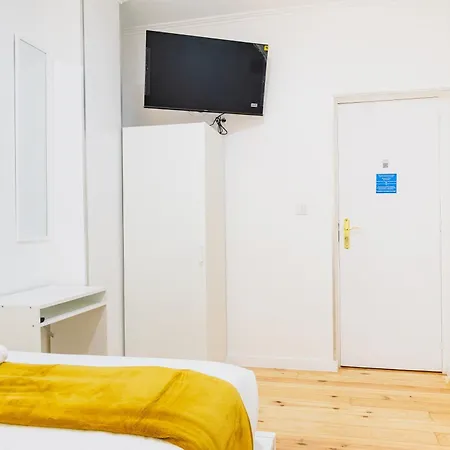 Accommodatie bij particulieren - Sabino De Sousa *