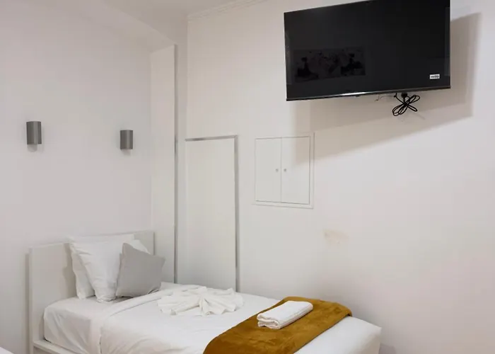 Accommodatie bij particulieren - Sabino De Sousa *